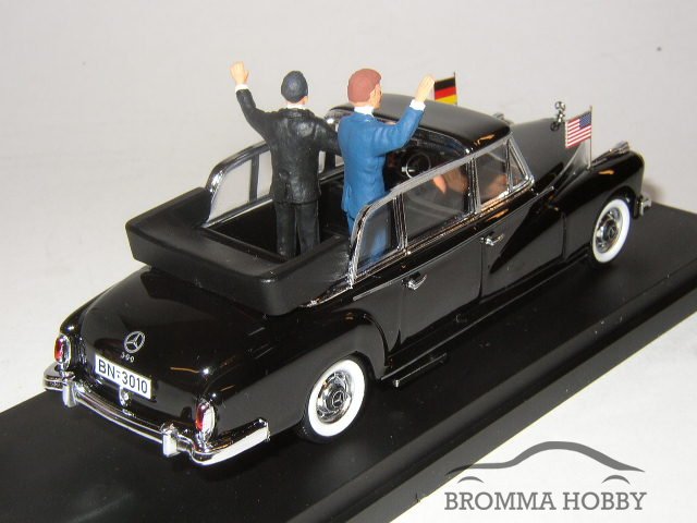 Mercedes 330L (1960) - Adenauer / Kennedy - Click Image to Close