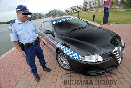 Alfa Romeo GT - POLICE - Klicka på bilden för att stänga