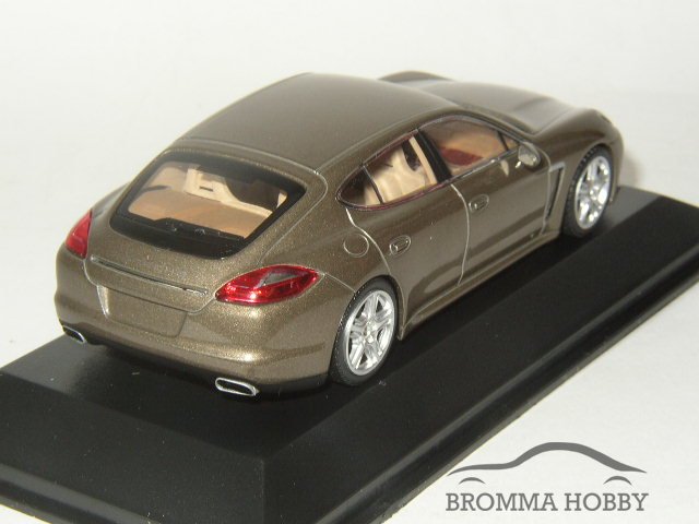Porsche Panamera 4 (2009) - Click Image to Close