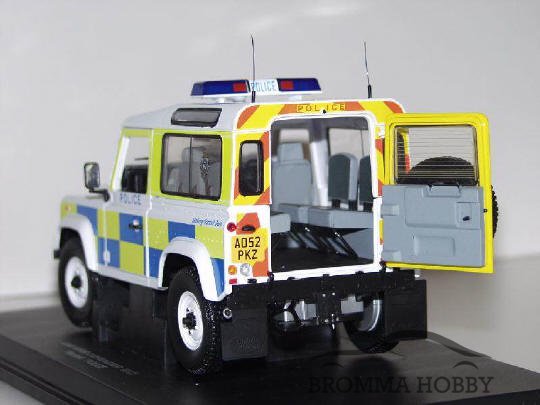 Land Rover Defender 90 - Police - Click Image to Close