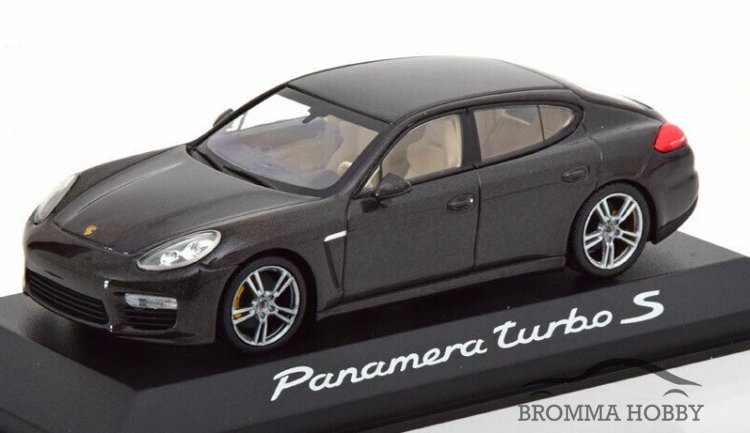 Porsche Panamera Turbo S (2013) - Click Image to Close